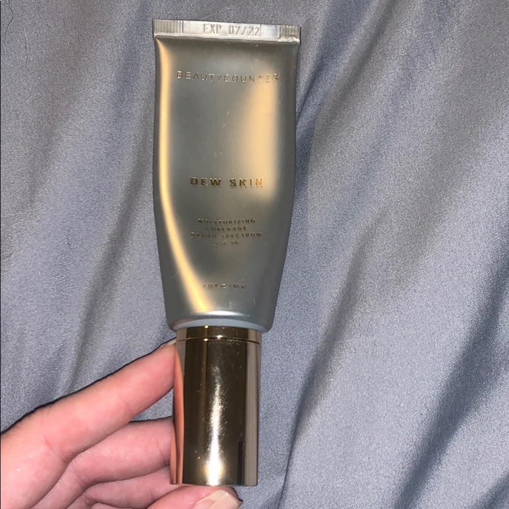 Beauty Counter Dew Skin tinted moisturizer.